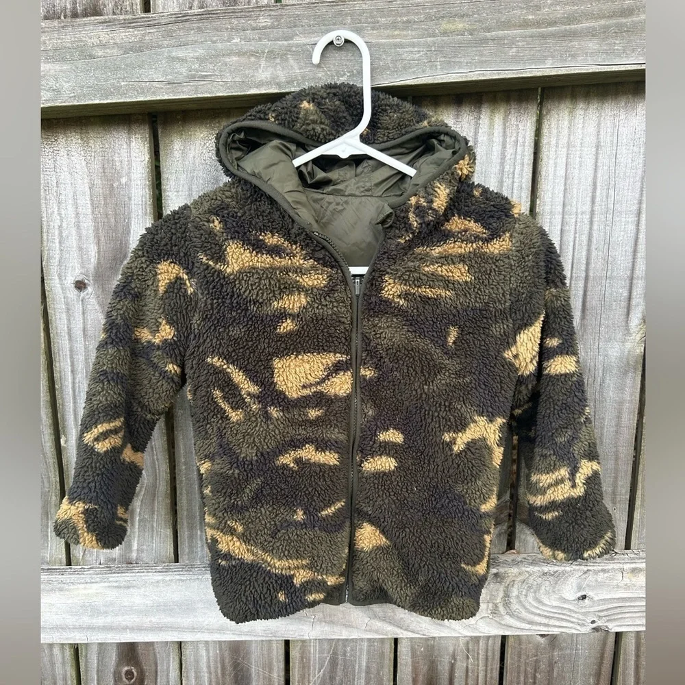 Old navy reversible camo print zip up